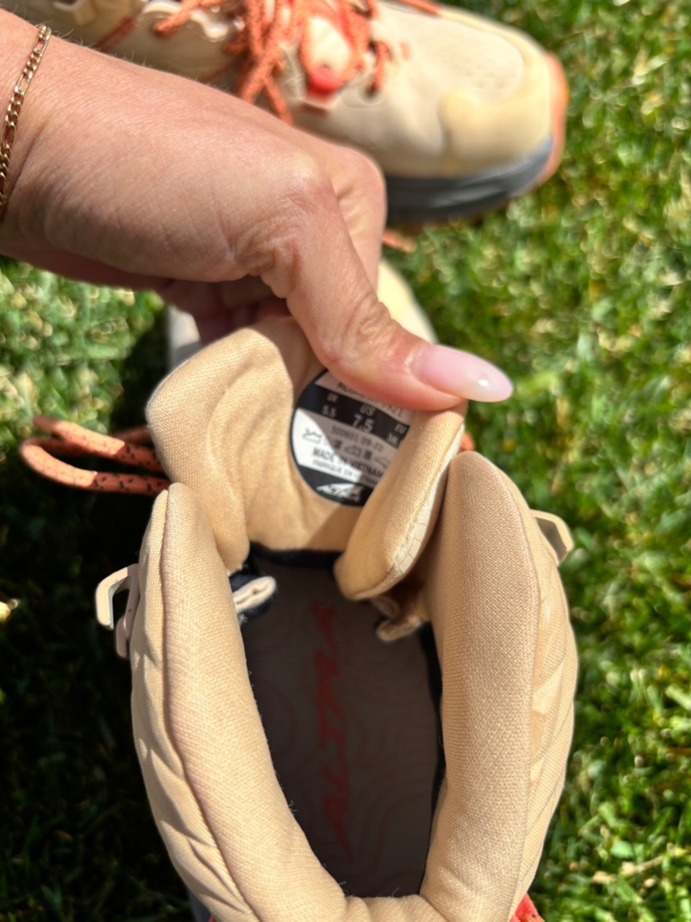 Altra Women's Beige and Coral High-Top Trail Running Shoes - GORE-TEX - Picture 3 of 7